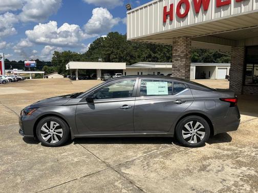 2025 Nissan Altima S FWD