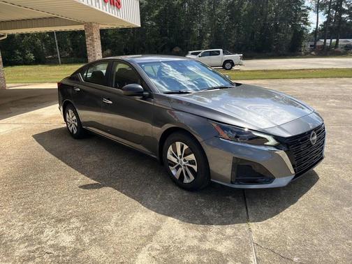 Gun Metallic 2025 Nissan Altima S FWD
