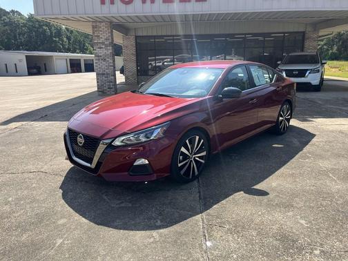 2022 Nissan Altima SR FWD