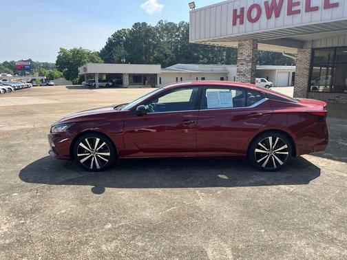 2022 Nissan Altima SR FWD