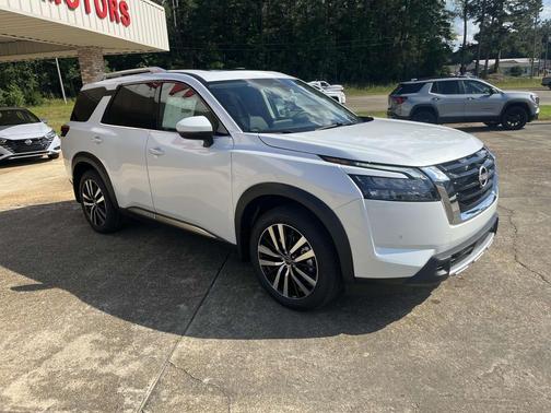 2025 Nissan Pathfinder Platinum FWD
