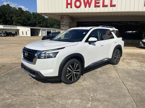 2025 Nissan Pathfinder Platinum FWD