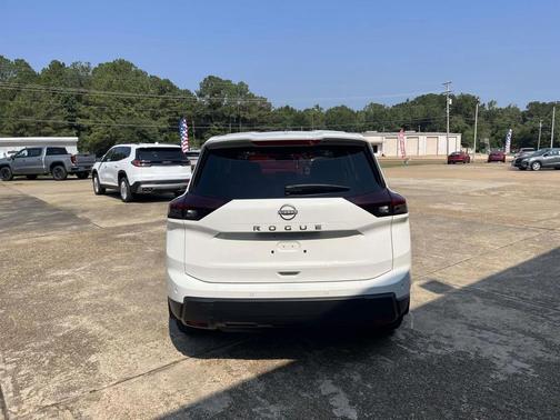 Glacier White 2026 Nissan Rogue S