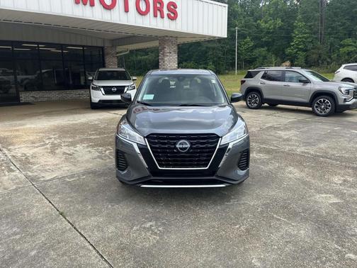 2025 Nissan Kicks S