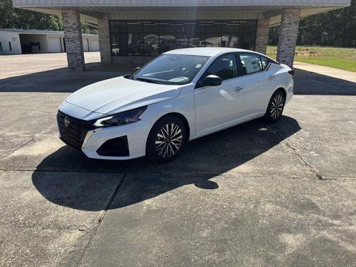 2025 Nissan Altima SV FWD