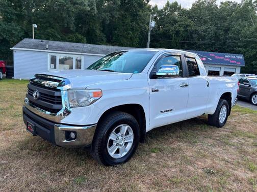 2015 Toyota Tundra SR5