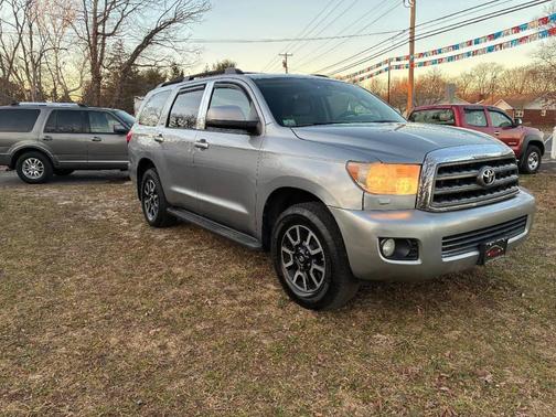 2013 Toyota Sequoia SR5