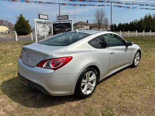 2011 Hyundai Genesis Coupe 3.8 Grand Touring