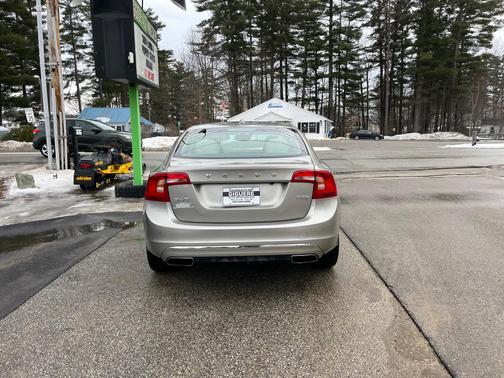 2016 Volvo S60 Inscription T5 Drive-E Platinum