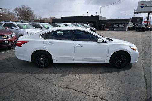 White 2017 Nissan Altima 2.5 S
