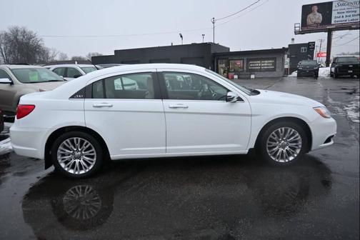2011 Chrysler 200 Limited