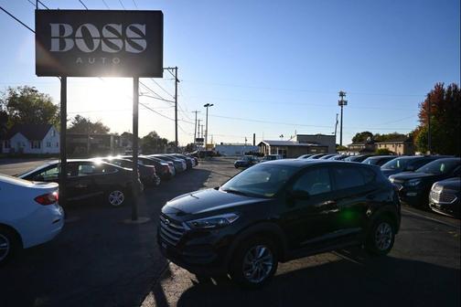 2017 Hyundai TUCSON SE