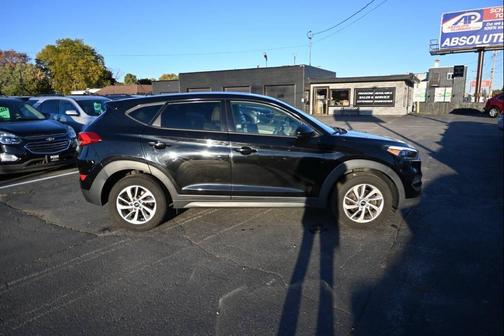 2017 Hyundai TUCSON SE