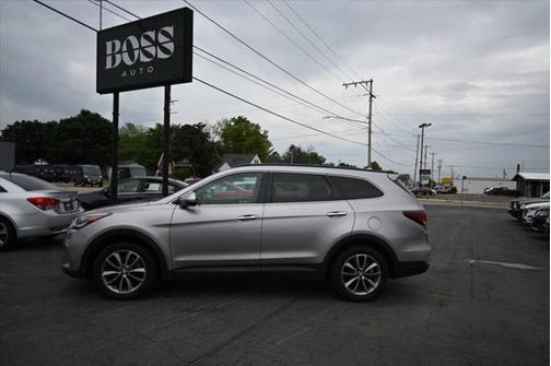 2017 Hyundai SANTA FE SE