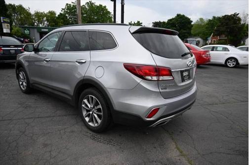 2017 Hyundai SANTA FE SE
