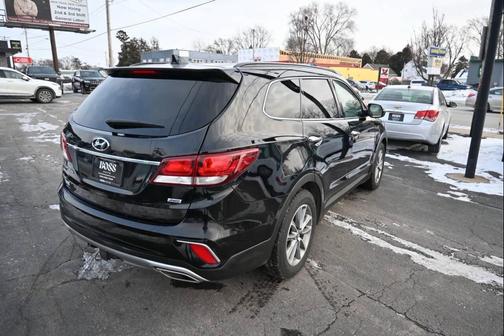 2018 Hyundai SANTA FE SE