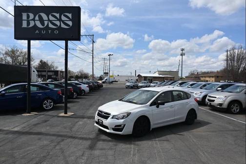Crystal White Pearl 2015 Subaru Impreza 2.0i