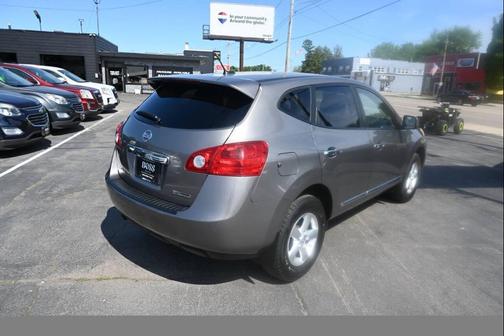 Gray 2013 Nissan Rogue S