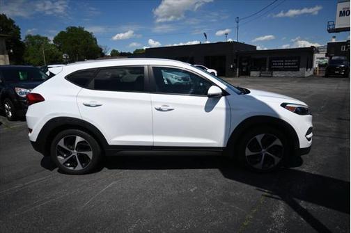 2016 Hyundai TUCSON Sport