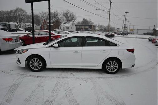 2018 Hyundai SONATA SE