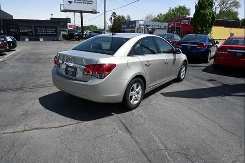 Gold 2013 Chevrolet Cruze 1LT