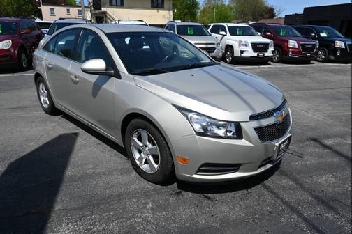 Gold 2013 Chevrolet Cruze 1LT