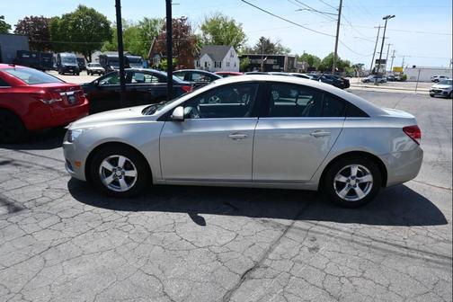Gold 2013 Chevrolet Cruze 1LT