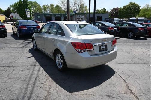 Gold 2013 Chevrolet Cruze 1LT