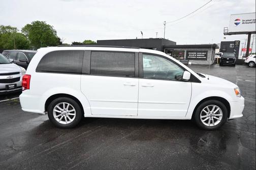 White 2016 Dodge Grand Caravan SXT