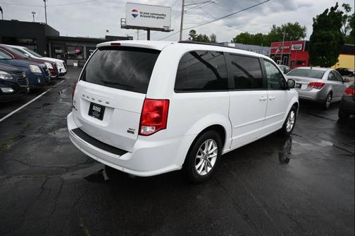 White 2016 Dodge Grand Caravan SXT