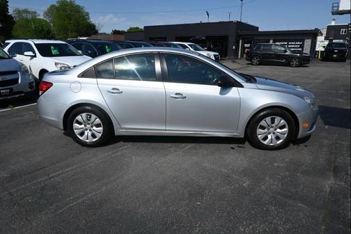 Silver 2014 Chevrolet Cruze LS