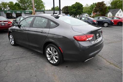 2015 Chrysler 200 S