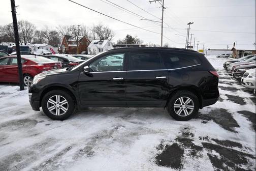2017 Chevrolet Traverse 2LT