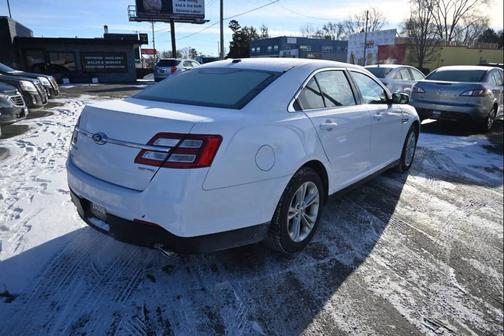 2018 Ford Taurus SE