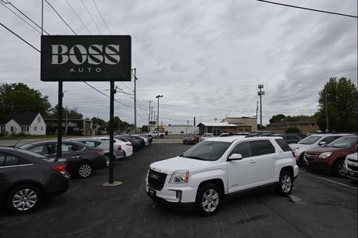 White 2016 GMC Terrain SLE-2