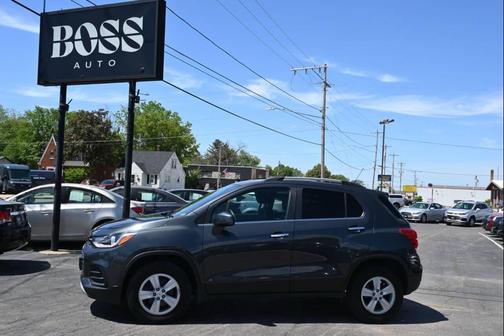 Gray 2017 Chevrolet Trax LT