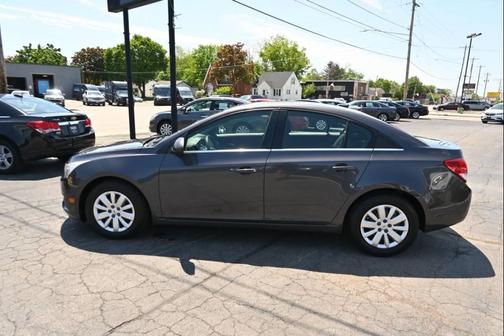 Gray 2011 Chevrolet Cruze LT