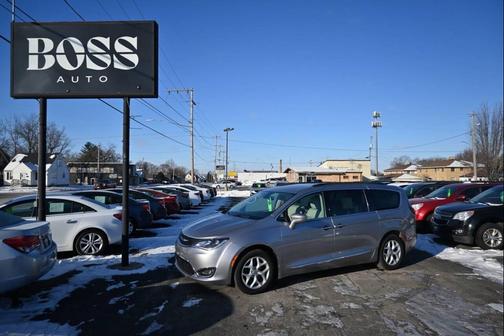 2017 Chrysler Pacifica Touring-L