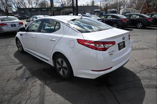 White 2013 Kia Optima Hybrid LX