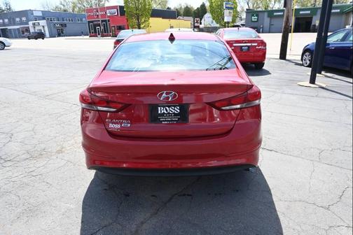 Red 2017 Hyundai ELANTRA SE