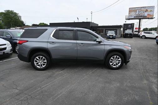 Gray 2020 Chevrolet Traverse LT Cloth