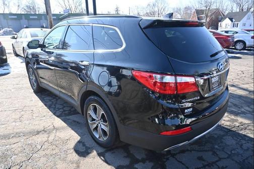 2016 Hyundai SANTA FE SE