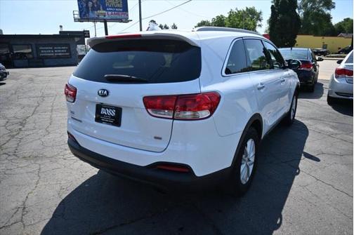 2017 Kia Sorento LX