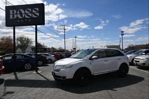 White 2013 Lincoln MKX Base