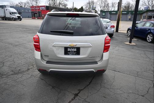 Gold 2016 Chevrolet Equinox LT