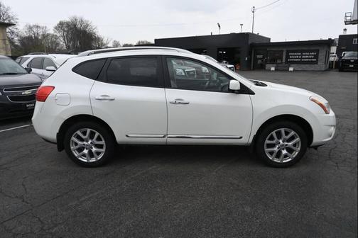 Off White 2012 Nissan Rogue SV w/SL Pkg