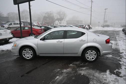 2012 Dodge Avenger SE