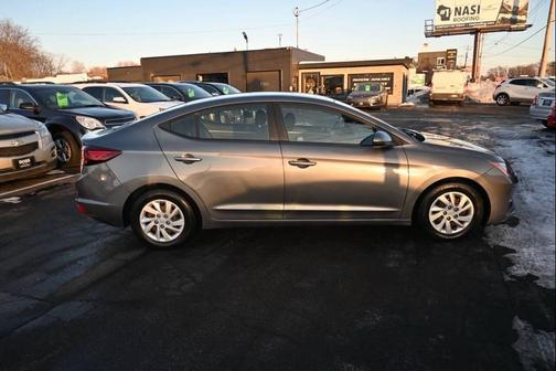 2020 Hyundai ELANTRA SE