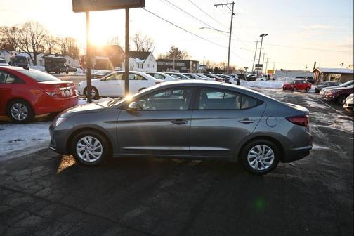 2020 Hyundai ELANTRA SE