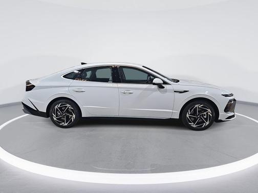 2026 Hyundai SONATA SEL